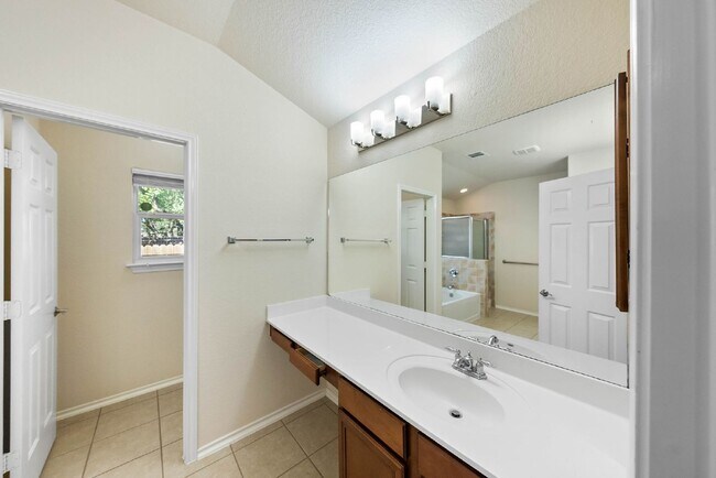 Building Photo - Gated Community - Resort Amenities