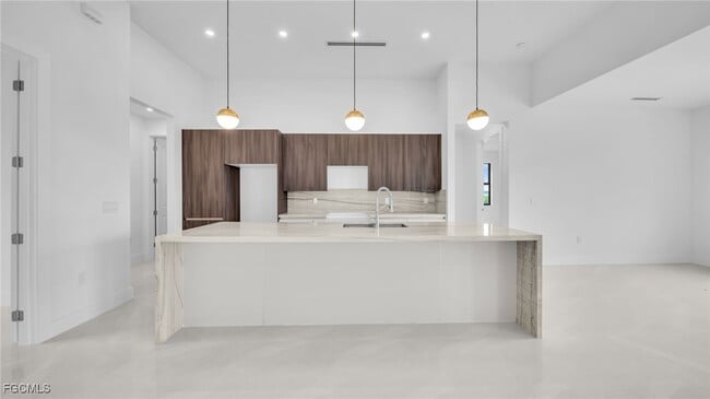 Building Photo - 1717 NW 2nd St