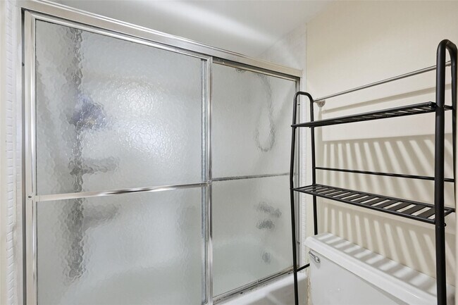 Building Photo - 405 N Ocean Blvd