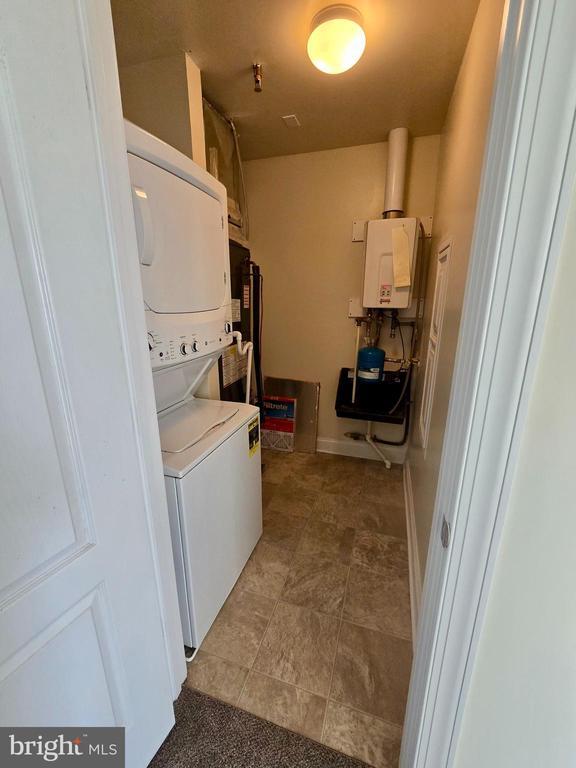 Building Photo - 23613 Linkside Dr