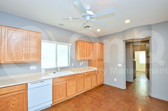 Building Photo - 4724 E Redfield Rd
