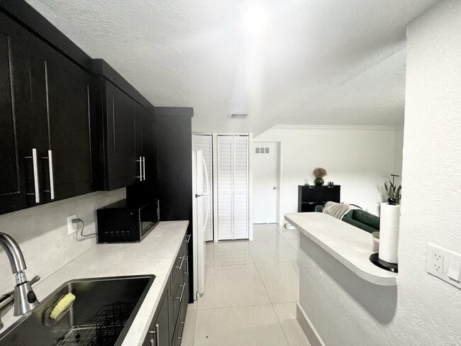 Building Photo - 3901 SW 112th Ave