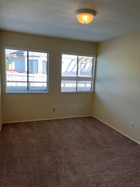 Building Photo - 5015 Valley Crest Dr