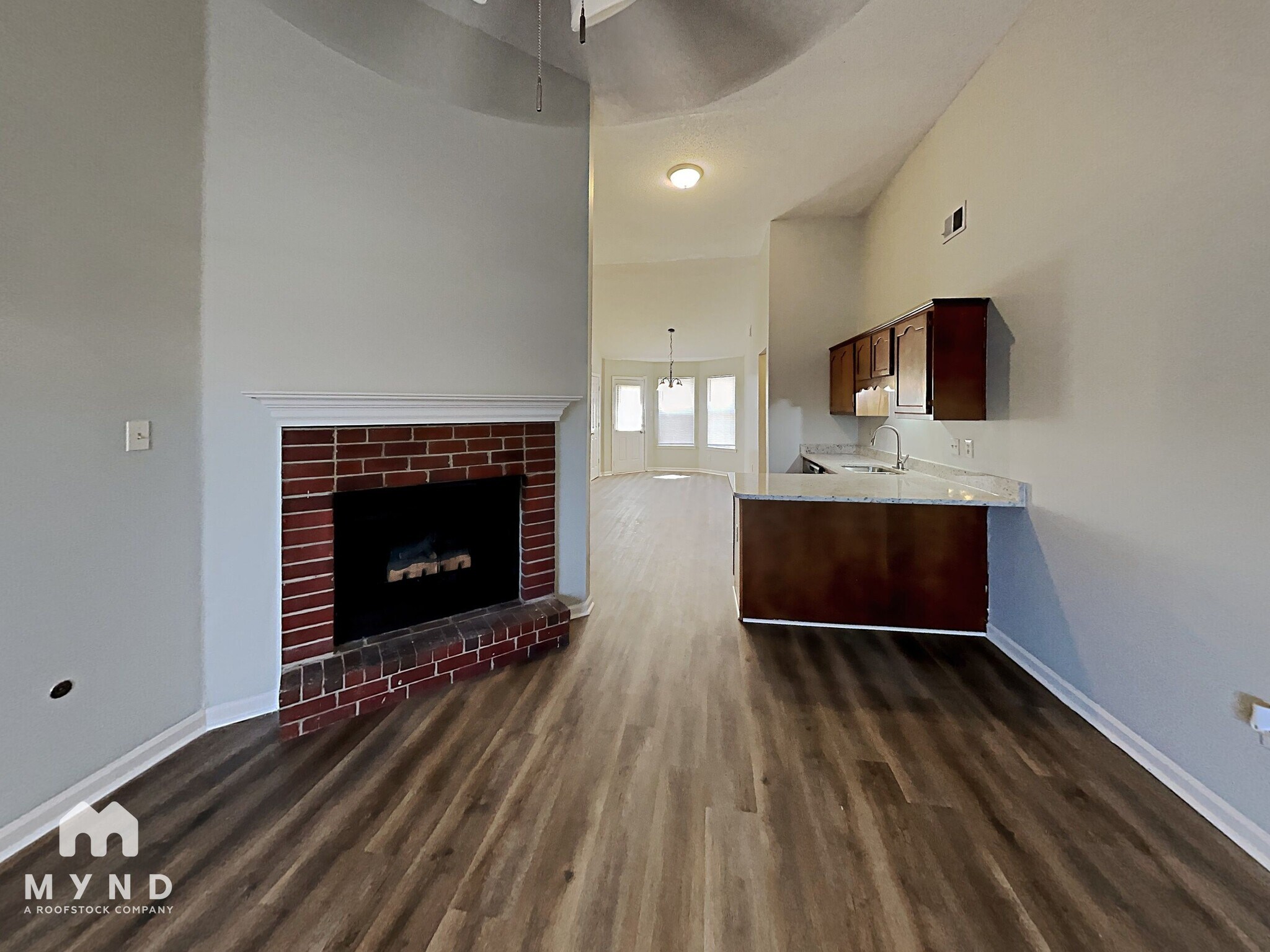 Building Photo - 5551 W Avalon Dr