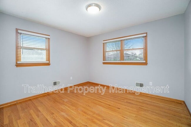 Building Photo - 1706 NE 77th St