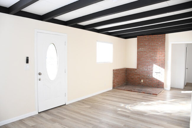 Building Photo - 61576 Aberdeen Dr