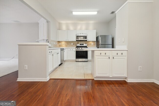 Building Photo - 4084 Howell Park Rd