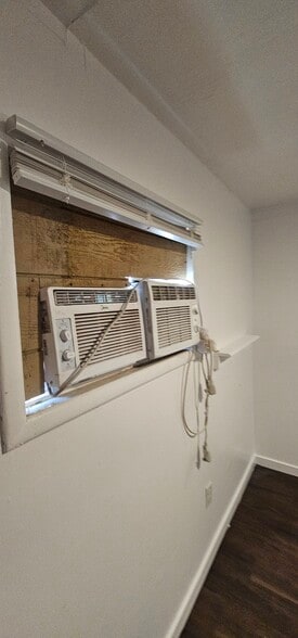 Building Photo - 7504 E 112th St