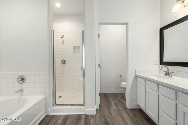 Building Photo - 111 W Beth Dr