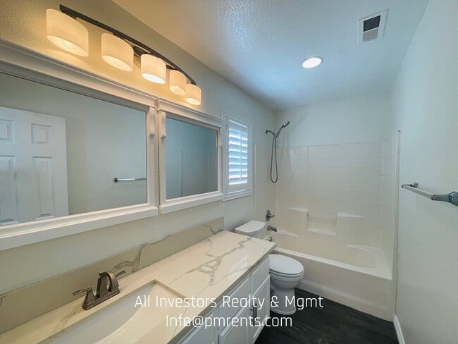 Building Photo - 388 Monte Vista Way