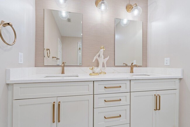 Building Photo - 4161 S US Hwy 1