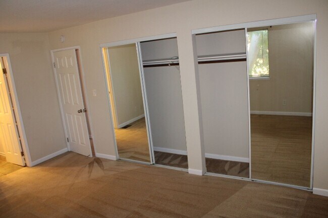 Building Photo - 507 Chabre Ct