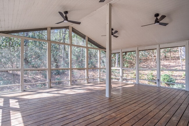 Building Photo - 780 Hart Rd