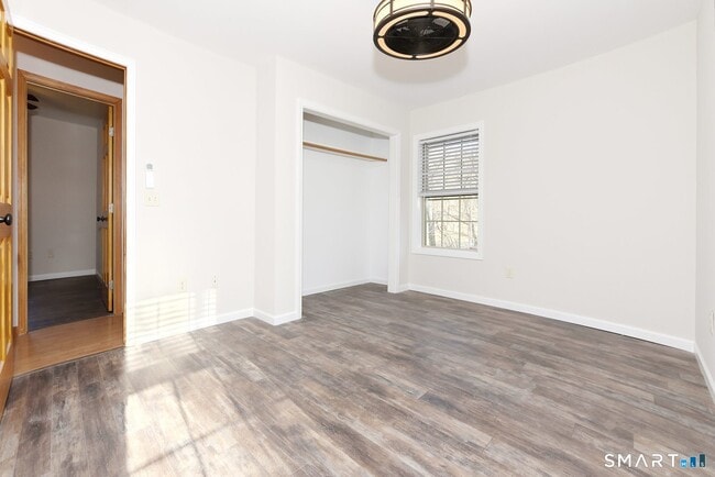 Building Photo - 81 Middletown Ave