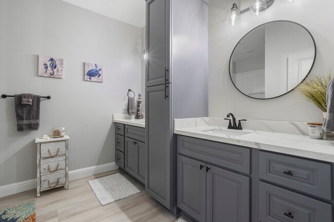 Building Photo - 135 Brady Dr