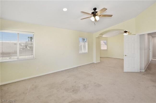 Building Photo - 747 Canyon Crest Dr