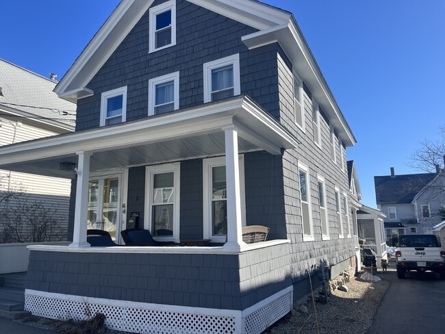 Front of House - 44 N Spring St