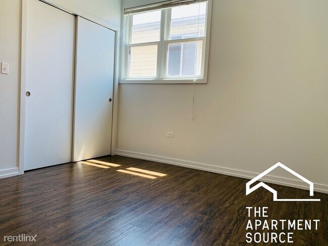 Building Photo - 2500 N Clybourn Ave