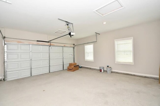 Building Photo - 208 Arrowwood Dr