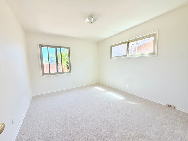 Building Photo - 4 bedroom La Mirada Home