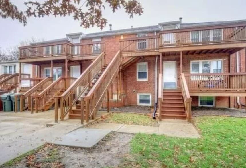 Building Photo - 808 N Lincoln Ave