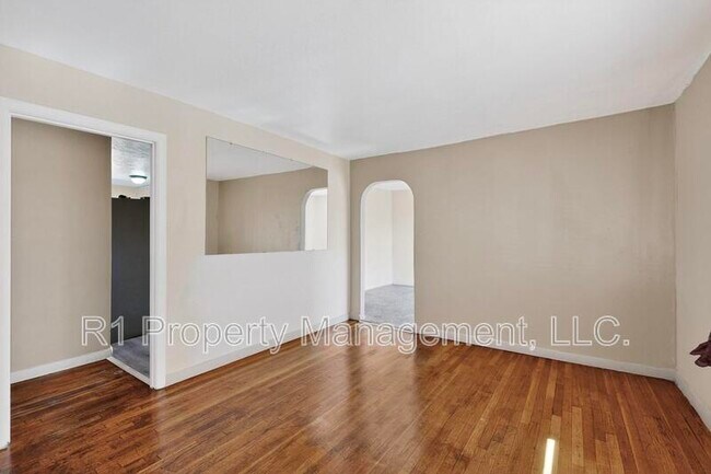 Building Photo - 165 Hilton Ave NW