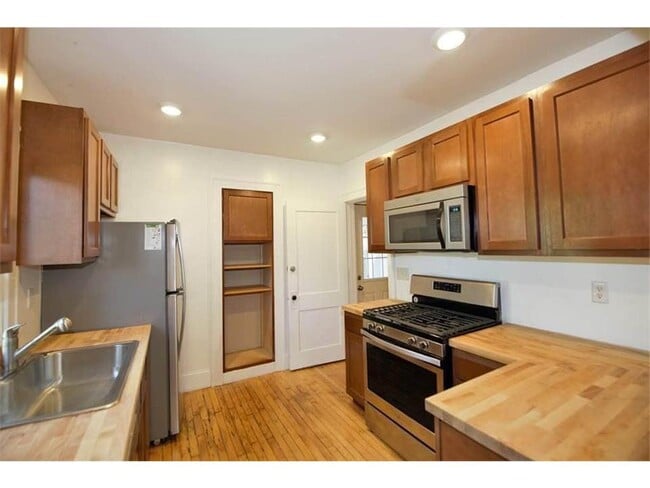 Building Photo - 3501 S 31st Ave