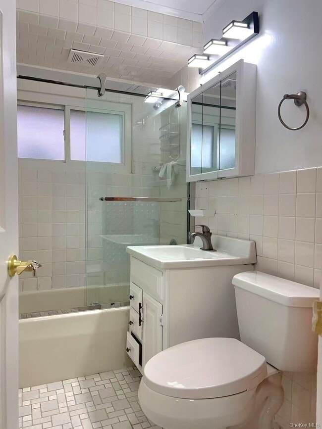 Building Photo - 35 Arch Ln