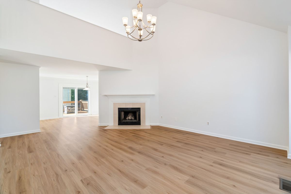 Building Photo - 10149 Highgate Cir