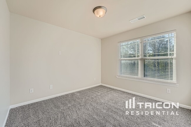 Building Photo - 4050 Tarnwood Pl
