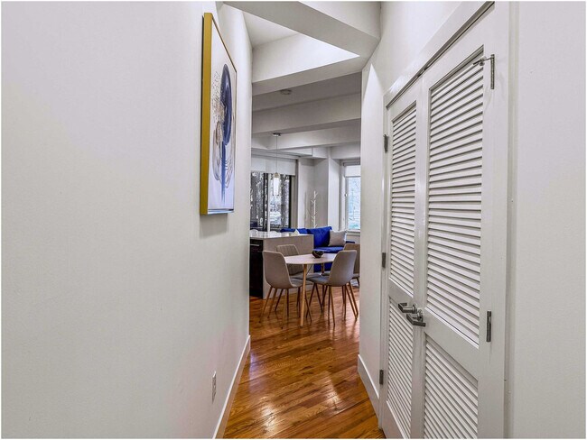 Building Photo - 236 W Thompson St