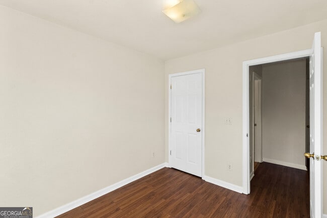 Building Photo - 7113 Brookview Way