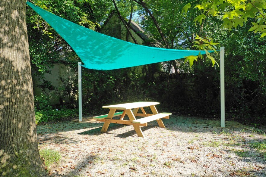 Building Photo - 120 S Harden St