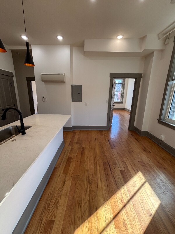 Building Photo - 1725 Elm St