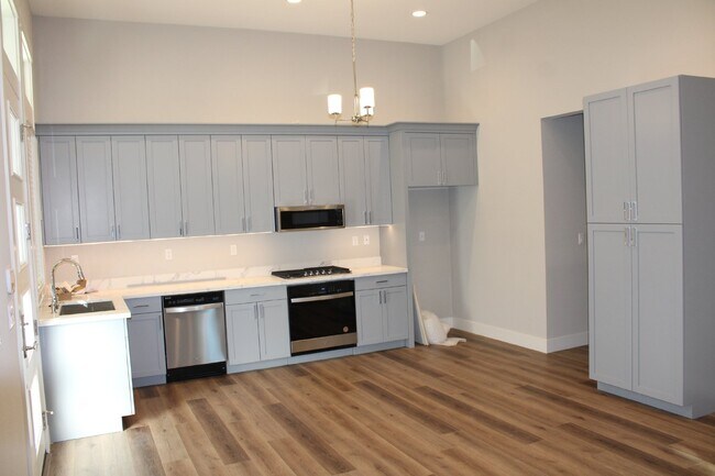 Building Photo - Gorgeous 3 Bedroom, 2 Bath Home in Rural Danville Setting