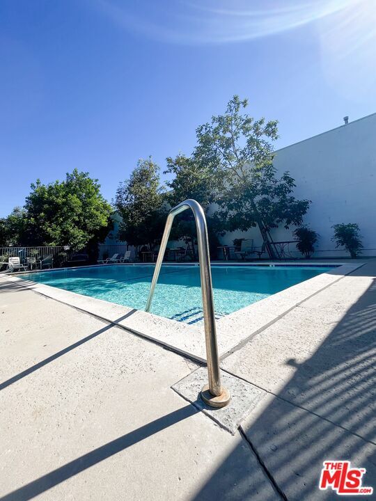 Building Photo - 9939 Topanga Canyon Blvd