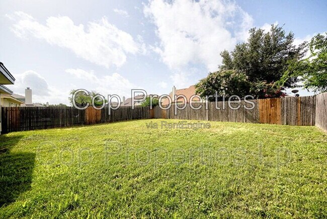 Building Photo - 8510 Trumpet Cir