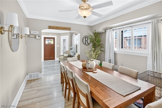 Building Photo - 10903 Parkhurst Dr