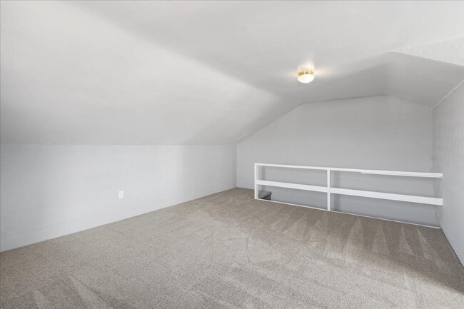 Building Photo - 176 42nd St