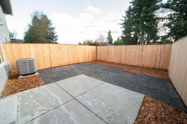 Building Photo - ALFOJ03