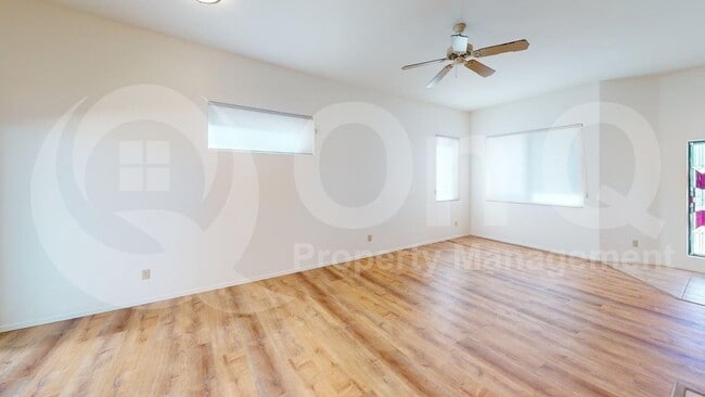 Building Photo - 137 E Calle Zavala