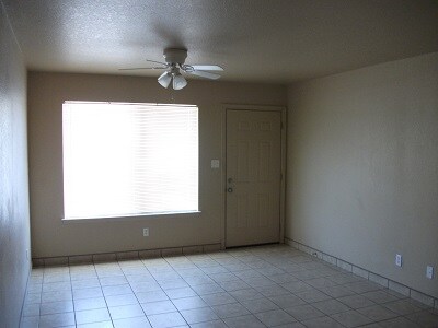 Building Photo - 426 Vassar Ct