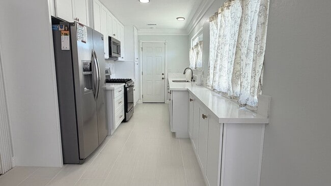 Building Photo - Remodeled 3 bedrooms 2 baths single story home in South San Diego