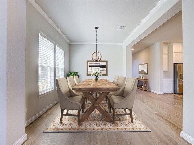 Building Photo - 425 Sitlington Ln