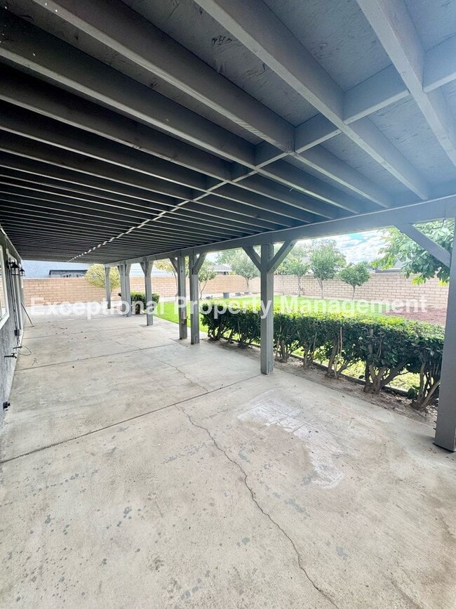 Building Photo - Ready to move in 3 bed 3 bath home!