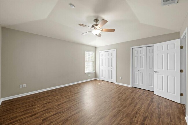 Building Photo - 2631 W 45th St