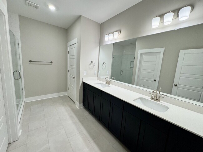 Building Photo - For Rent by Room - Seneca SC