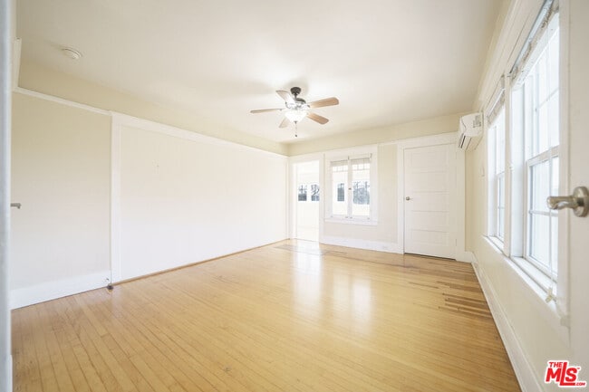 Building Photo - 1417 12th Ave