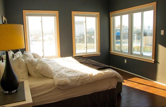 Building Photo - 119 St Davids Pl