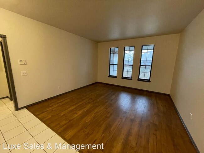 Building Photo - 4 br, 3 bath House - 1218 Three Oaks Circle